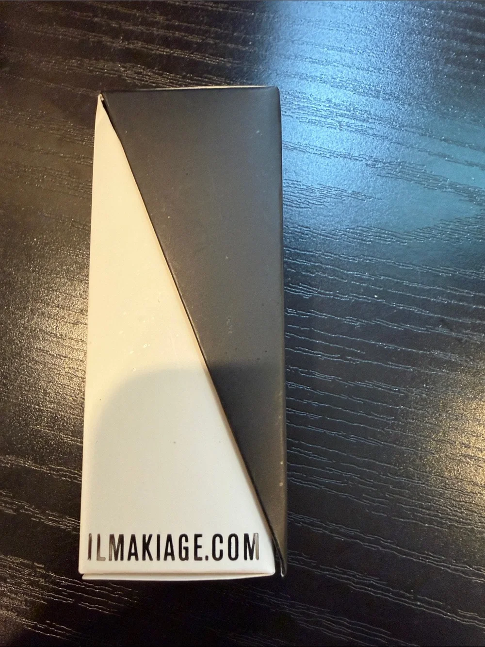 IL MAKIAGE Flawless Base Foundation - Black Packaging with White Logo
